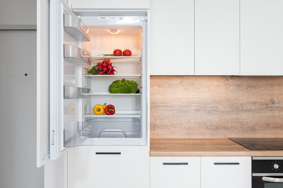 Image depicting different sizes and capacities of small refrigerators with freezers